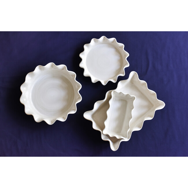 Signature White 8 Ruffle Pie Dish