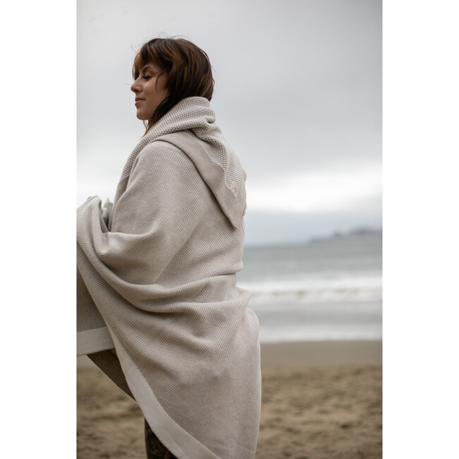 Eka Stipple Throw Blanket, Beige