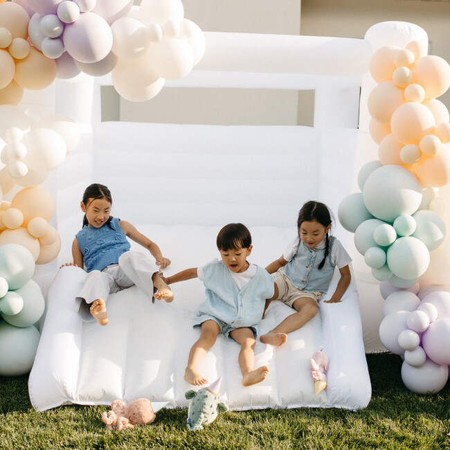 Walled Tumble Bounce House, 8x8 Neutral