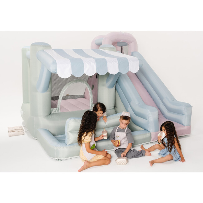 Market Splash Bounce House,