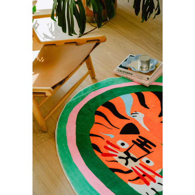 Green Base Oval Tiger Area Rug (3 x 5 ft)