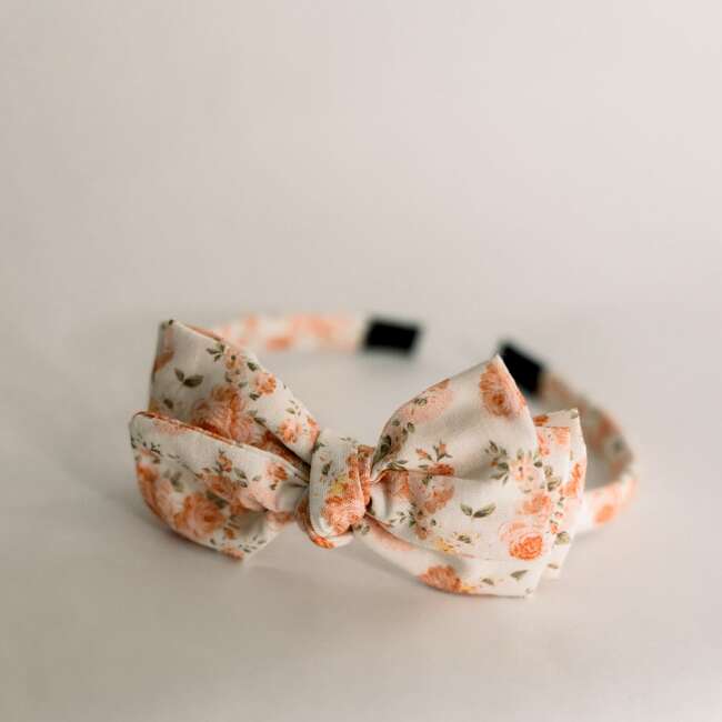 Three Little Bows Headband, Floraisons de corail Coral Petal