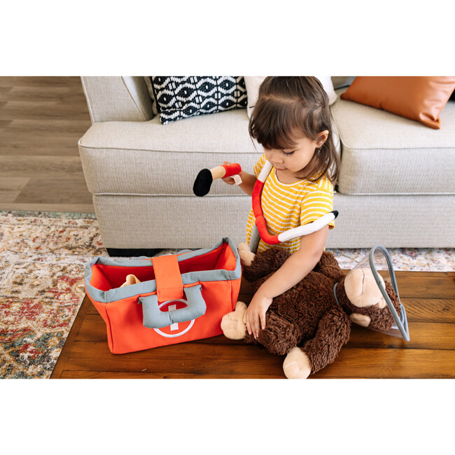 Pretend Play Doctor & Vet Set - Woodens - 6