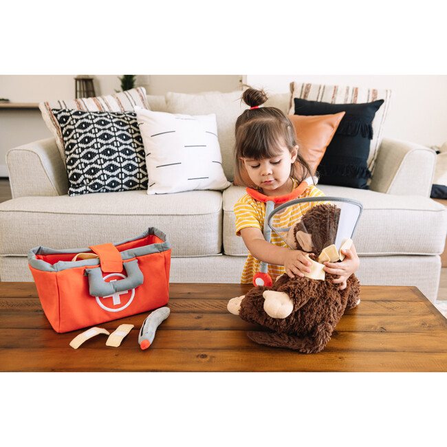 Pretend Play Doctor & Vet Set - Woodens - 8