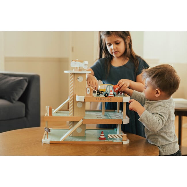 Little Tot Parking Lot - Woodens - 9