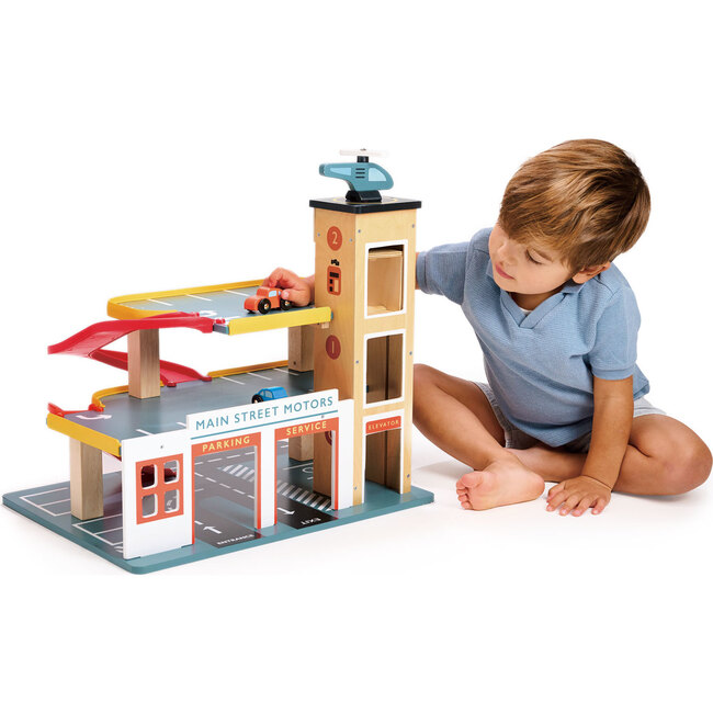 Multi-Level Garage with Lift