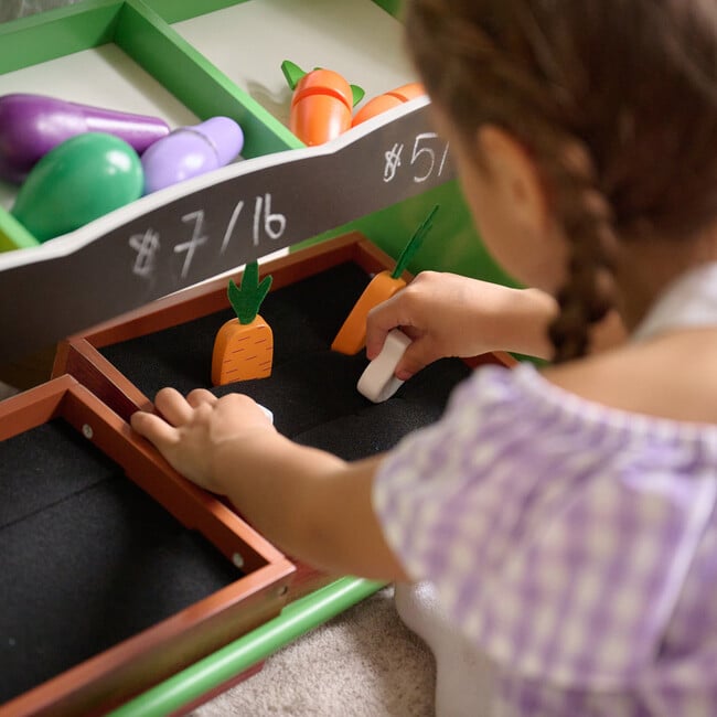 Teamson Kids Vermont Farmers Market Stand with Interactive Accessories & Vegetables - Play Kitchens - 3