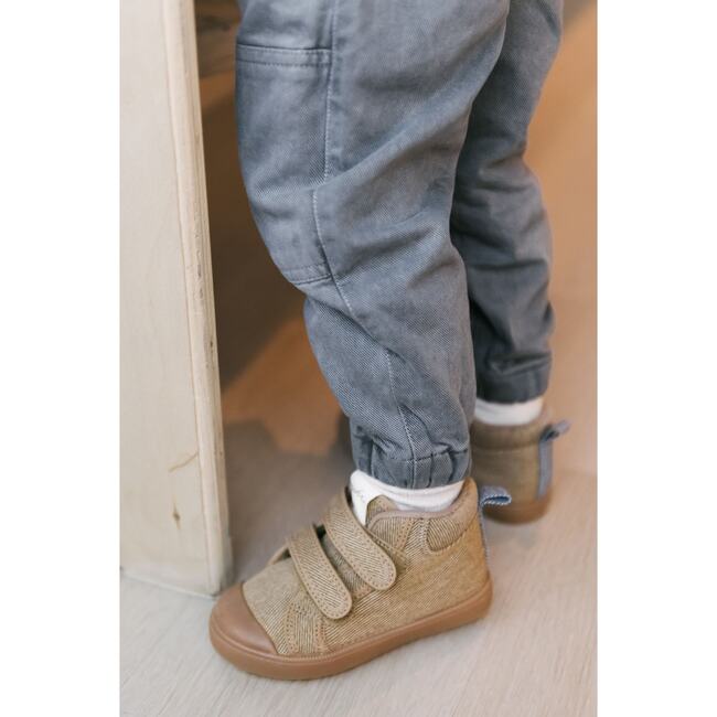 Field Trip Sneaker, Chestnut