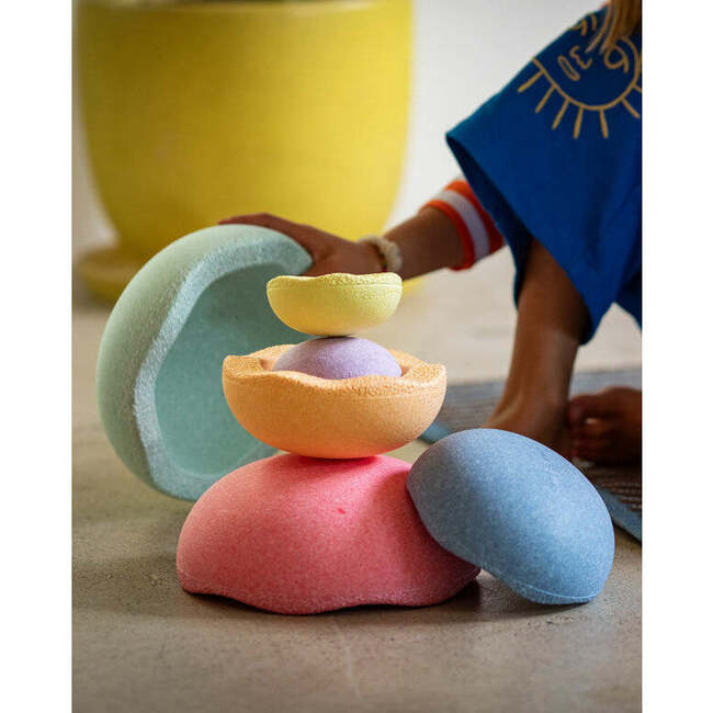 Inside Rainbow, Pastel