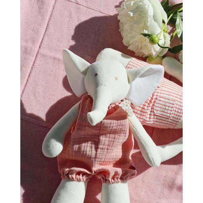 Bernadette the Elephant, Summer Edition