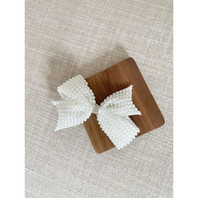 Pearly Bow Hair Clip