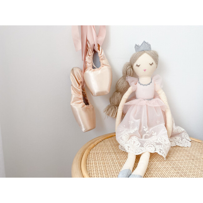 Princess Olivia Doll, Pink