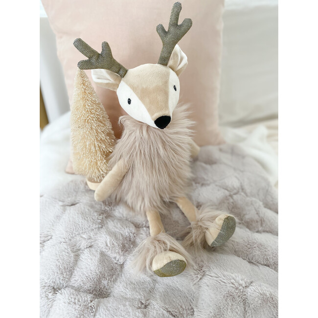Ivey the Reindeer, Taupe