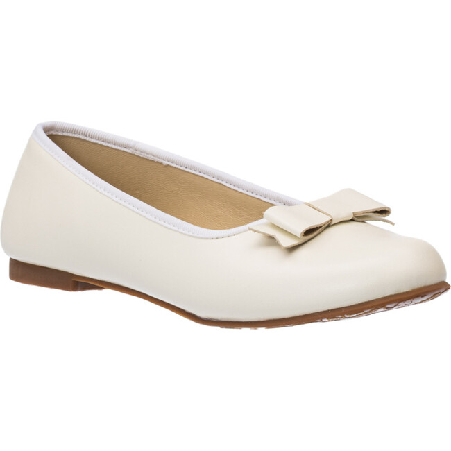 Camille Flats, Bone