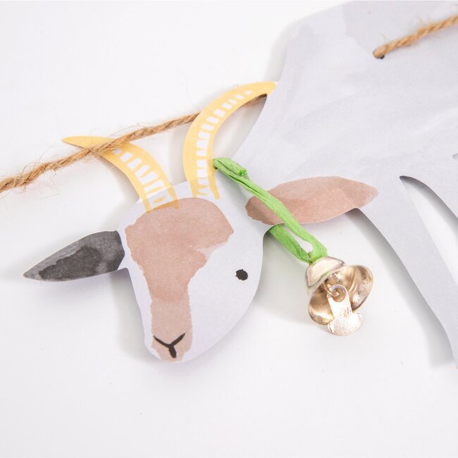 On the Farm Large Garland