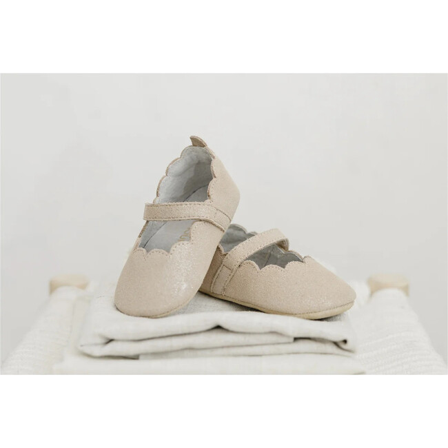 Mimi Girls Scalloped Mary Jane Crib Shoe (Infant), Champagne