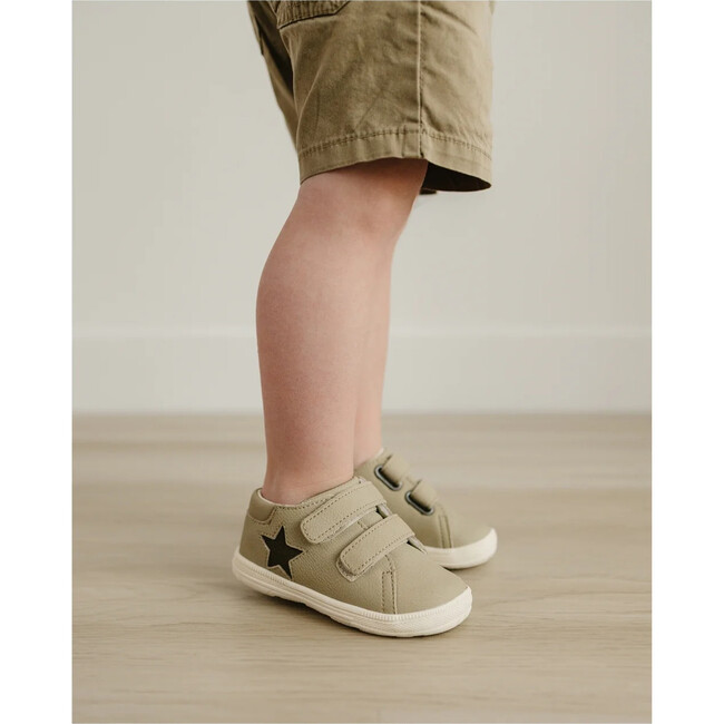 Leo Star Sneaker, Stone