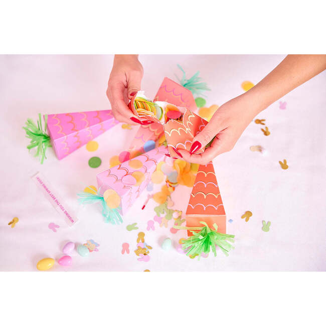 Hop & Pop Carrot Party Crackers