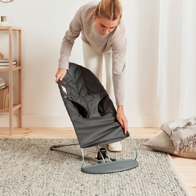 BabyBjorn Baby Bouncer Bliss, Woven, Petal quilt, Anthracite - Bouncers - 5