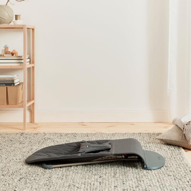 BabyBjorn Baby Bouncer Bliss, Woven, Petal quilt, Anthracite - Bouncers - 7