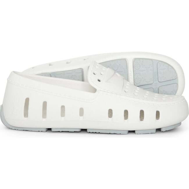 Prodigy Driver Classic, Bright White/Harbor Mist Grey - Water Shoes - 4