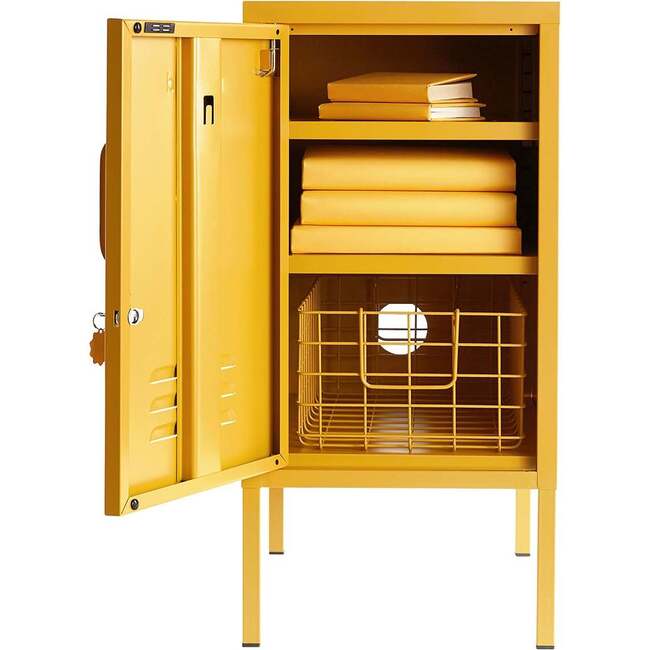 The Shorty To The Left In Mustard