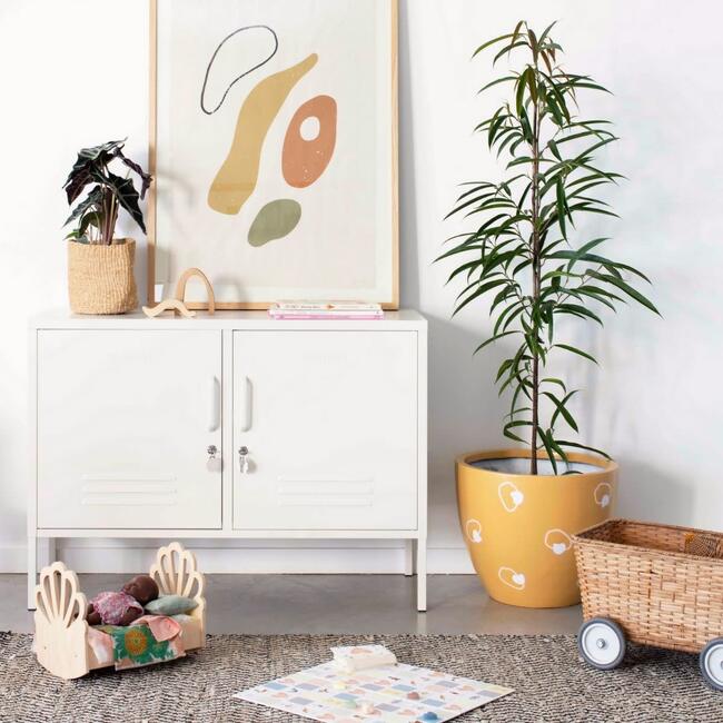 The Lowdown Locker, Chalk