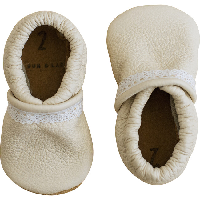 Mae Moccs, Cream