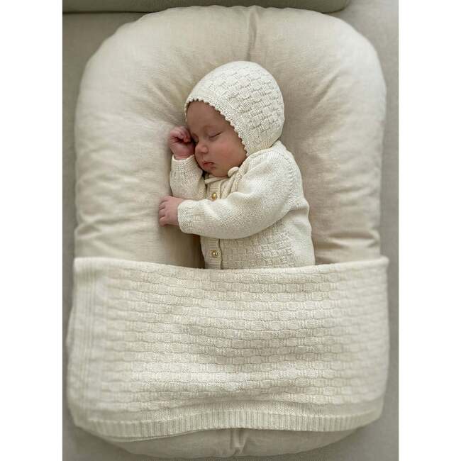 The Cloud Blanket, Cream