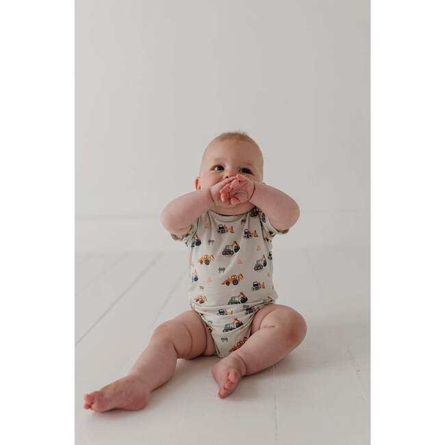 Baby Short Sleeve Bodysuit Construction