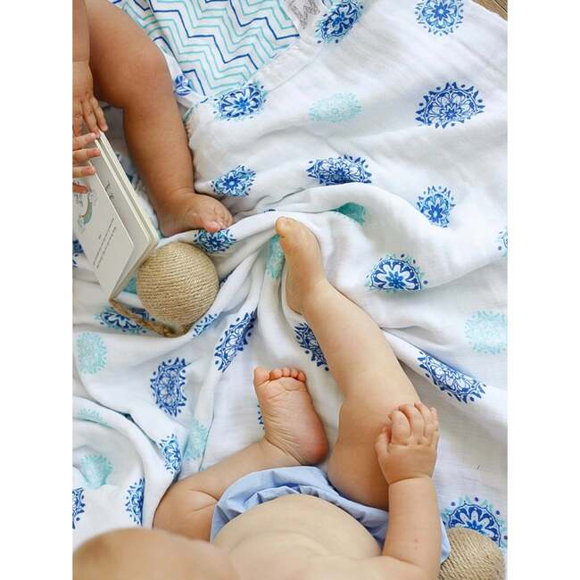 Organic Muslin Four-Layer Reversible Snug Blanket, Mandala