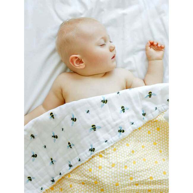Organic Muslin Four-Layer Reversible Snug Blanket, Bee