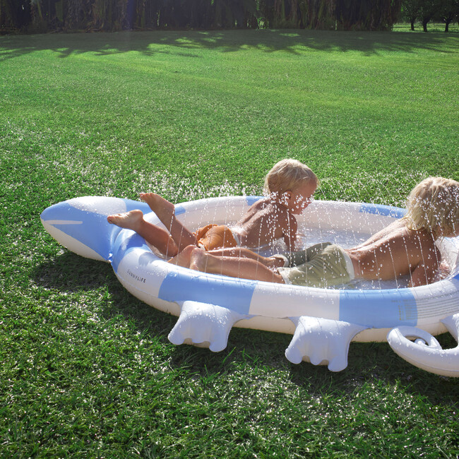 Kids Sprinkler Mat: Into the Wild Blue Lizard