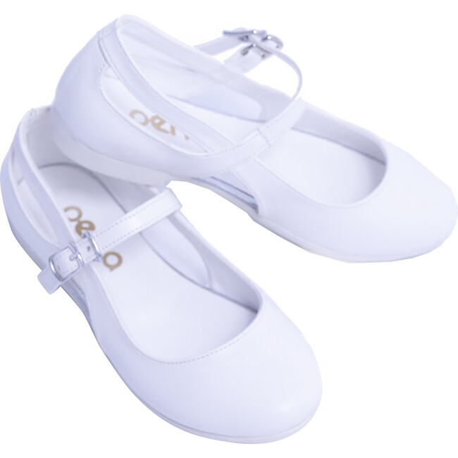 Cut-Out Flats, Snow White